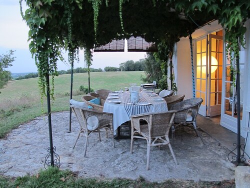 Maison de métayer sur grand domaine, 14 personnes