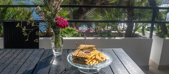 Hotel Issa - Double Room Park View 4