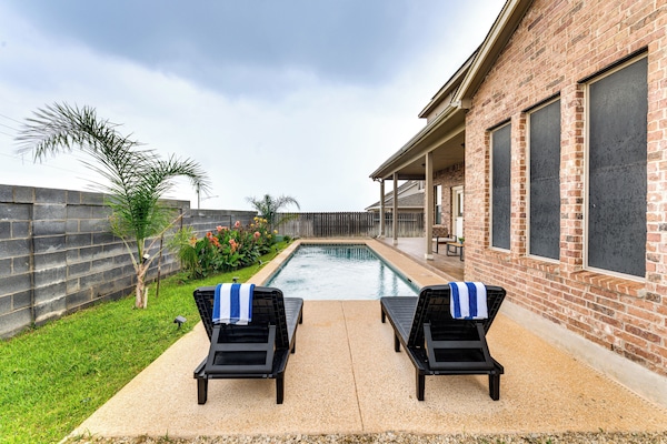 Laredo Vacation Rental | 5BR | 3.5BA | 3,921 Sq Ft | 1 Step Required