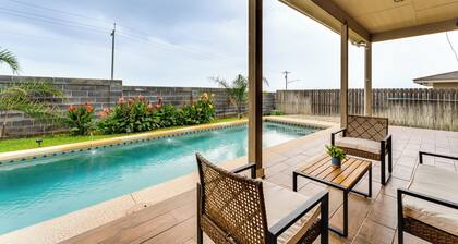 7 Mi to Lake Casa Blanca: Laredo Family Home!