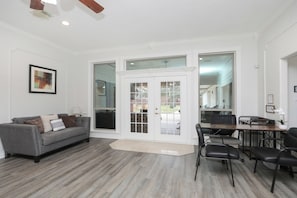 Interior - Soccer Fan Ready 8BR Home • IAH/Stadium: Sleeps 17 (Humble)