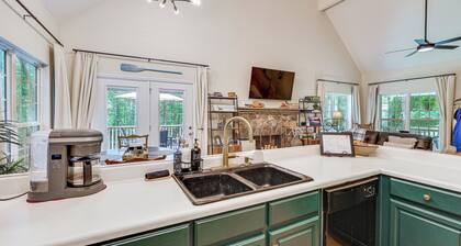 Fisher's Retreat Near Lake Thurmond: Tignall Home