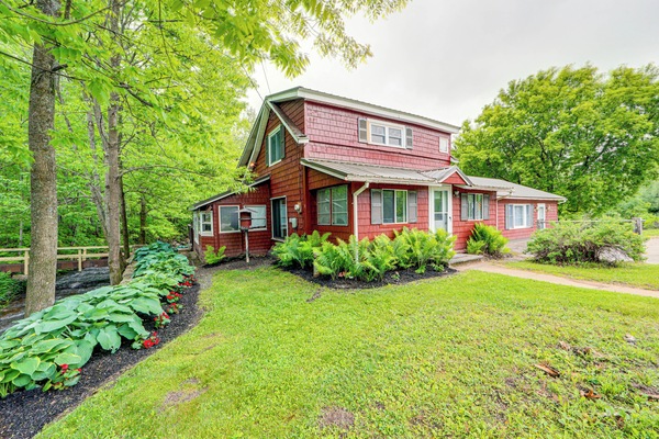 North Bangor Vacation Rental | 3BR | 2BA | Steps Required | 1,500 Sq Ft