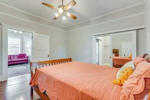 3 bedrooms, iron/ironing board, bed sheets