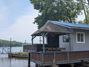 屋外ダイニングエリア