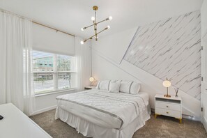4 bedrooms, iron/ironing board, internet, bed sheets
