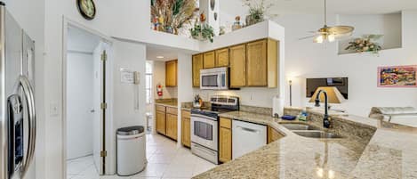 Fridge, microwave, stovetop, dishwasher