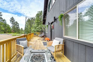 Terrace/patio - Walk to Trails: Modern Munds Park Mountain Retreat (Sedona)