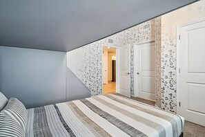 3 bedrooms, iron/ironing board, bed sheets