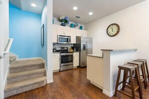 Fridge, microwave, oven, dishwasher