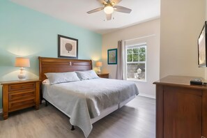 3 makuuhuonetta, silitysrauta/-lauta, vauvan matkasänky, internet