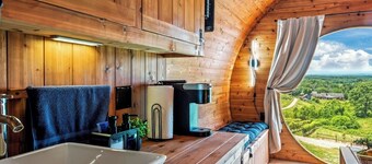 Charming Barrel on a Private Vineyard with Scenic Views and Hot Tub