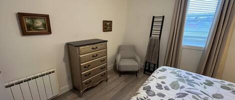 2 bedrooms, bed sheets