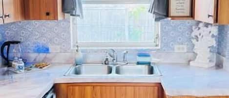 Microones, forn, placa de cuina i rentaplats