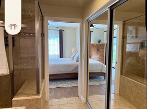 Room - Top Floor 2BR/2BA Condo with Stunning Golf Course Views - Center of Scottsdale (Scottsdale)