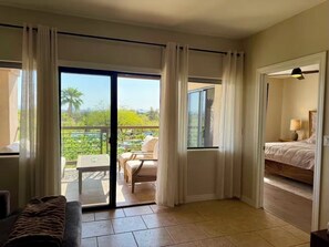 Living area - Top Floor 2BR/2BA Condo with Stunning Golf Course Views - Center of Scottsdale (Scottsdale)