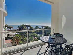 Condo (1 Bedroom) | Outdoor dining