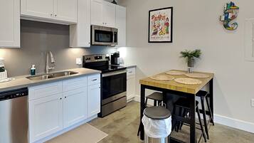 Condo (1 Bedroom) | Property amenity