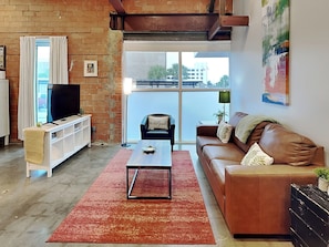 Condo (1 Bedroom) | Property amenity
