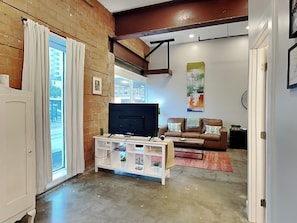 Condo (1 Bedroom) | Property amenity