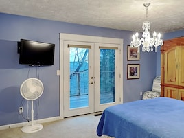 Studio (1 Bedroom) | Property amenity