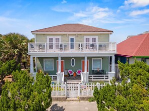 House (2 Bedrooms) | Property amenity - Trish's Stor Mara by Ryson Vacation Rentals (Galveston)