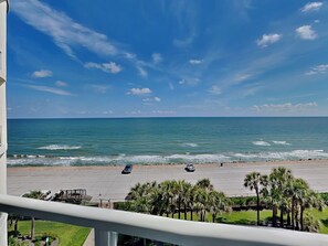 Condo (3 Bedrooms) | Property amenity