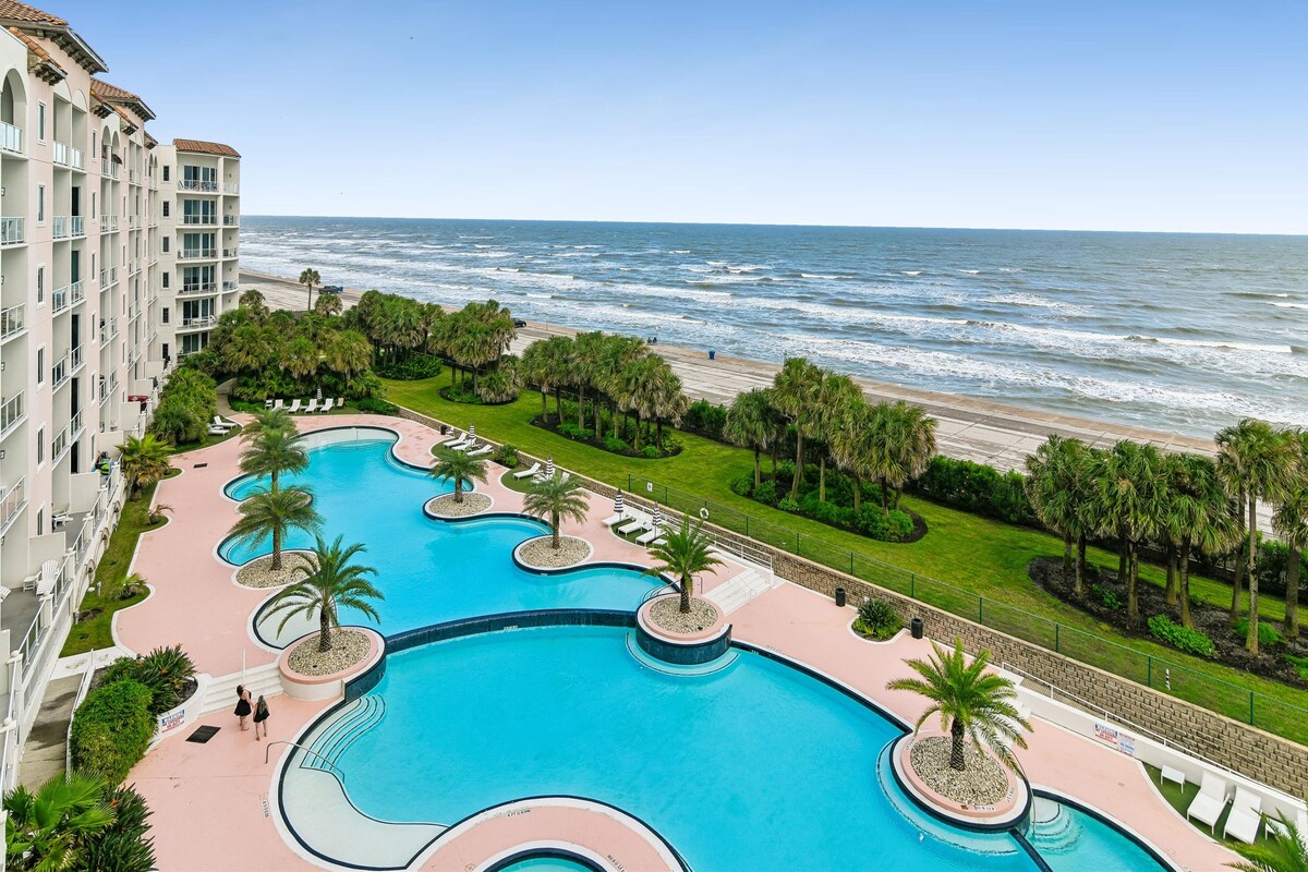 Condo (2 Bedrooms) | Front of property