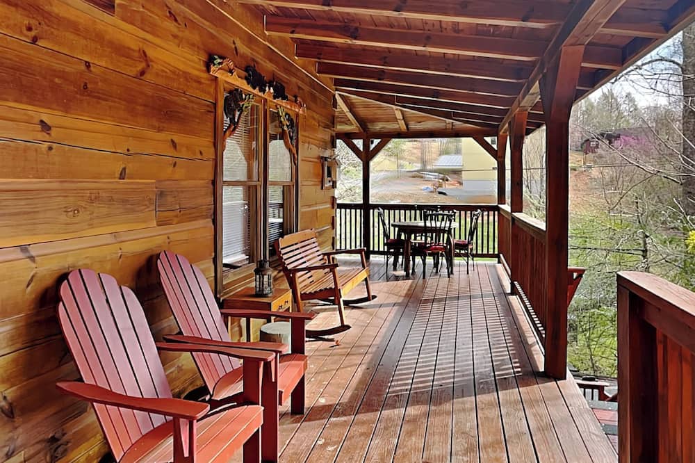 Scooter Bears Den by Jackson Mountain Rentals - Rhododendron Creek, TN
