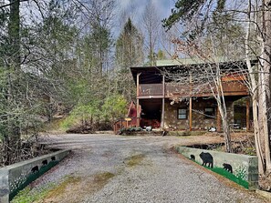 Studio (2 Bedrooms) | Property amenity - Scooter Bears Den by Jackson Mountain Rentals (Gatlinburg)