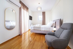 3 bedrooms, in-room safe, desk, iron/ironing board