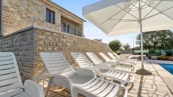 House (Holiday Home Stari Dvori) | Pool