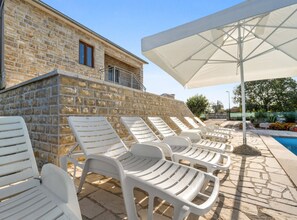 House (Holiday Home Stari Dvori) | Pool