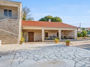 House (Holiday Home Stari Dvori) | Exterior - Holiday Home Stari Dvori (Unesic)