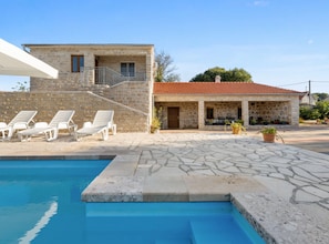 House (Holiday Home Stari Dvori) | Pool