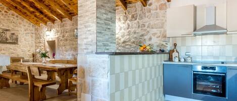 ハウス (Holiday Home Stari Dvori) | 専用キッチン | 冷蔵庫