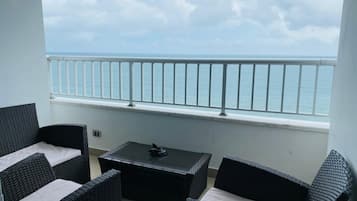 Apartament Deluxe, vistes a la platja | Balcó