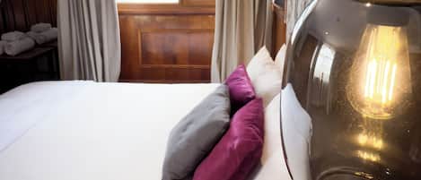 Ropa de cama hipoalergénica y escritorio