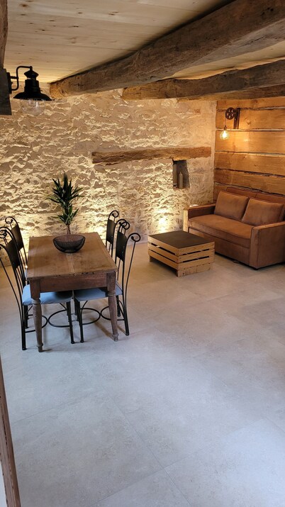 Charming stone house with direct access to hiking trails