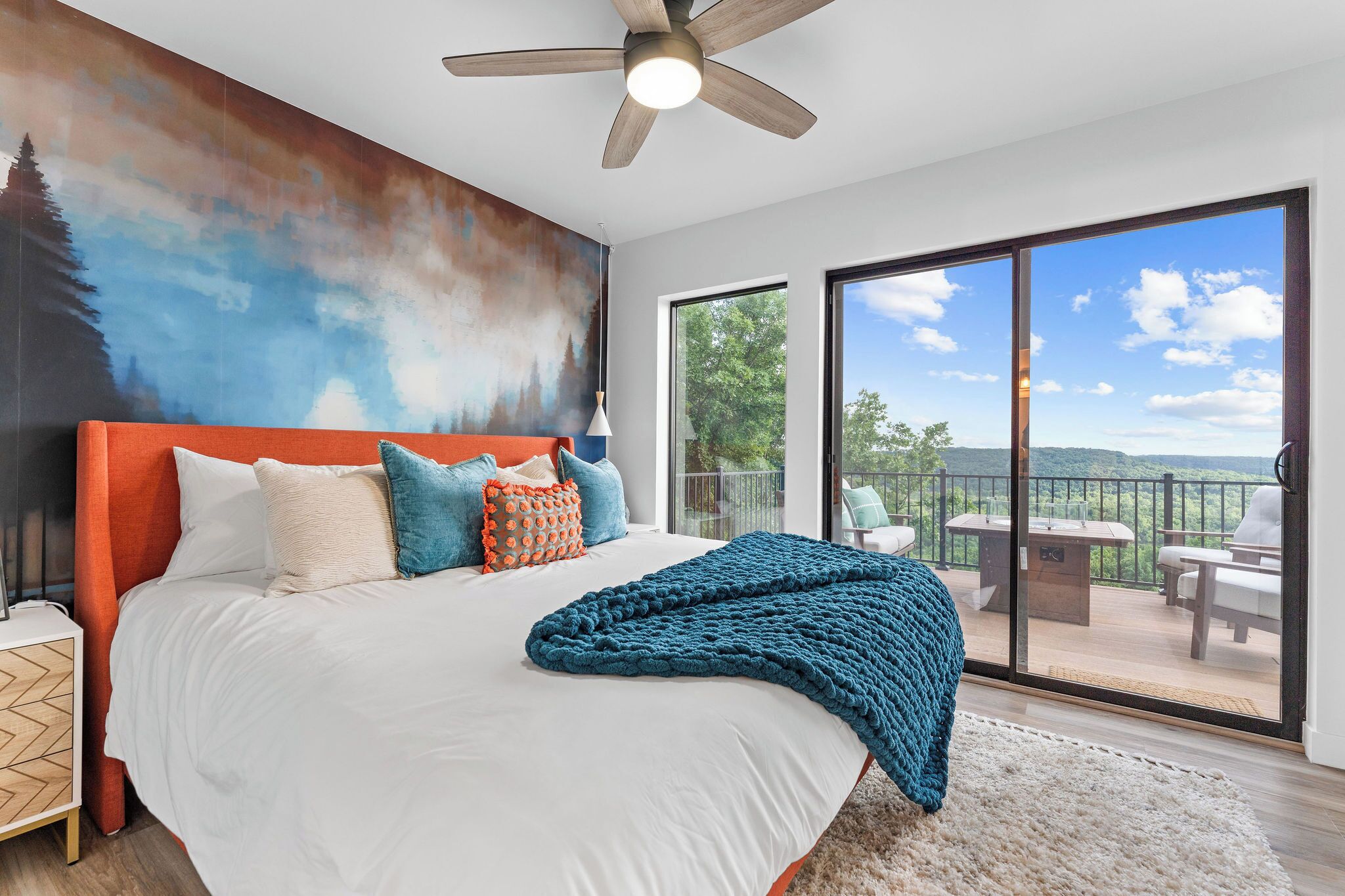 2 Schlafzimmer, Schreibtisch, Bügeleisen/Bügelbrett, Reisekinderbett