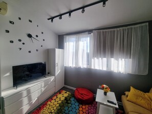 Smart TV, books - Charming studio with AC and WiFi in delightful Varna (Varna)