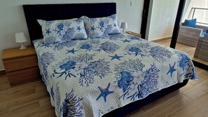 4 bedrooms, iron/ironing board, WiFi, bed sheets