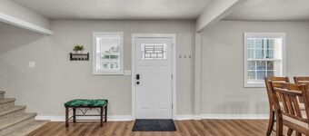 Tulsa Getaway w/Pergola-Grill-TV's & Personal AC/Heater in Every Bedroom