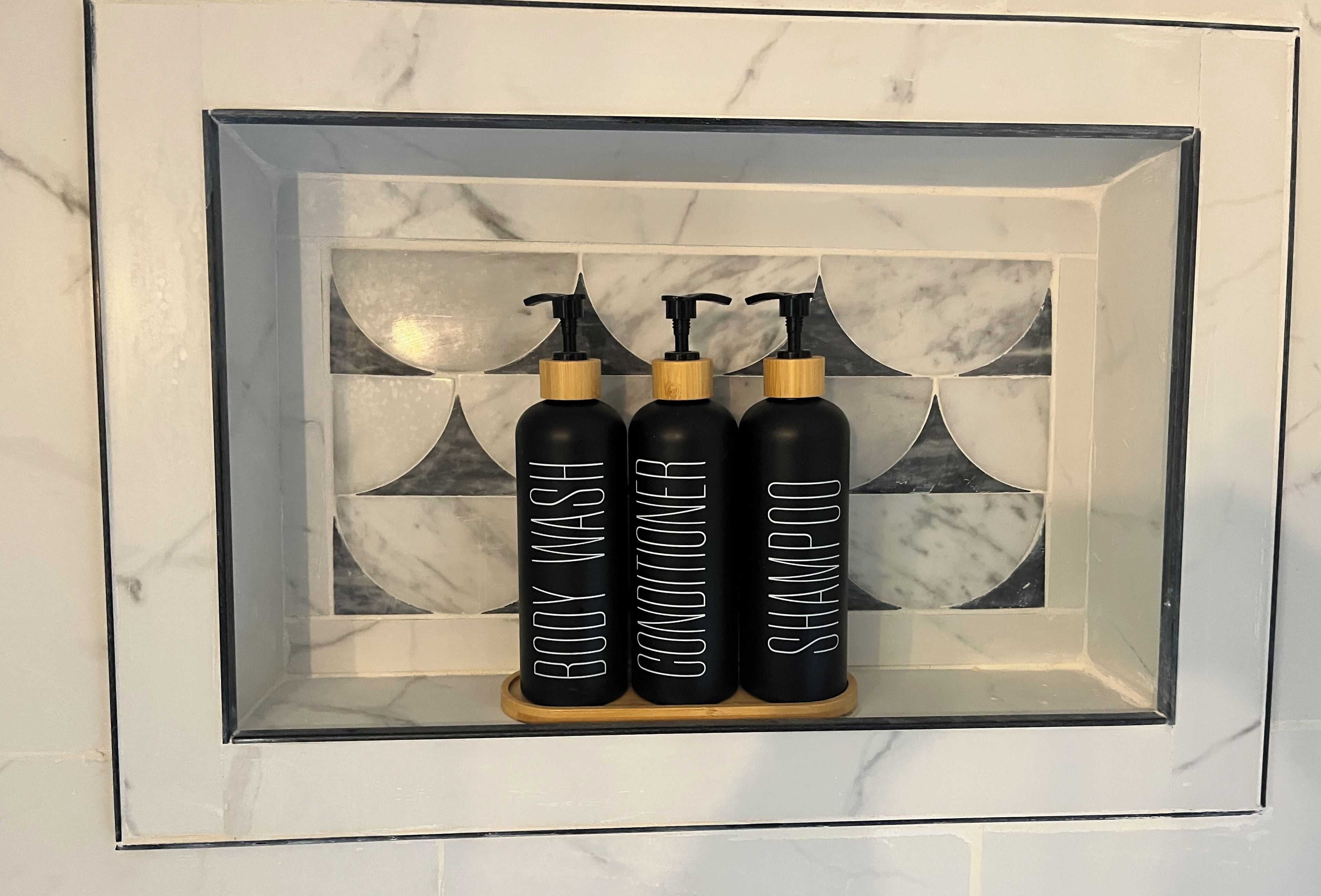 Hårføner, håndklær, såpe og toalettpapir