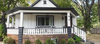 Stylish 2BR/2BA Home with Fenced Yard Close to Kansas City