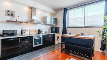 Réfrigérateur, micro-ondes, four, lave-vaisselle