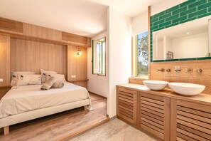 5 habitaciones, tabla de planchar con plancha y wifi gratis