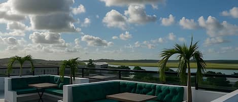 شقة كلاسيكية | تناول الطعام بالخارج