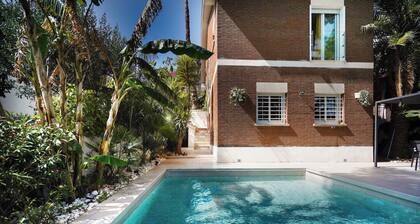 Swimmingpool, Bbq and Views 4 People