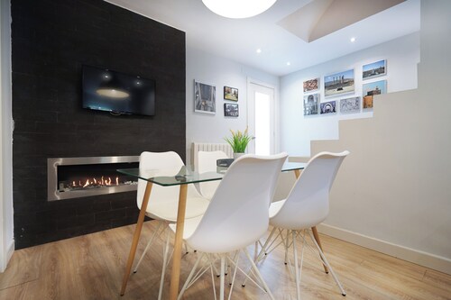 Swimmingpool, Bbq and Views 4 People